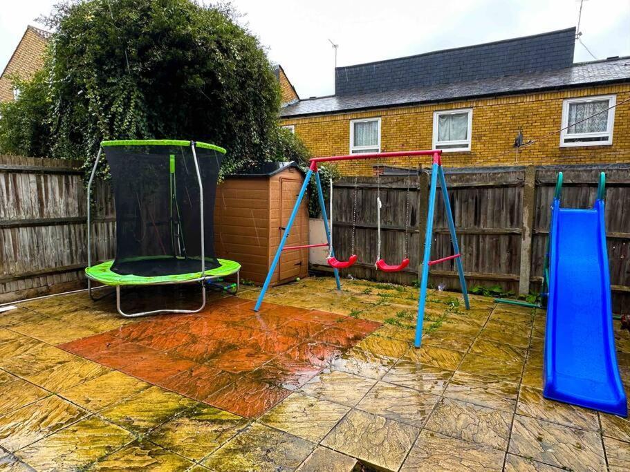 New! 4 Bedroom London House With Garden And Lawn Exterior photo